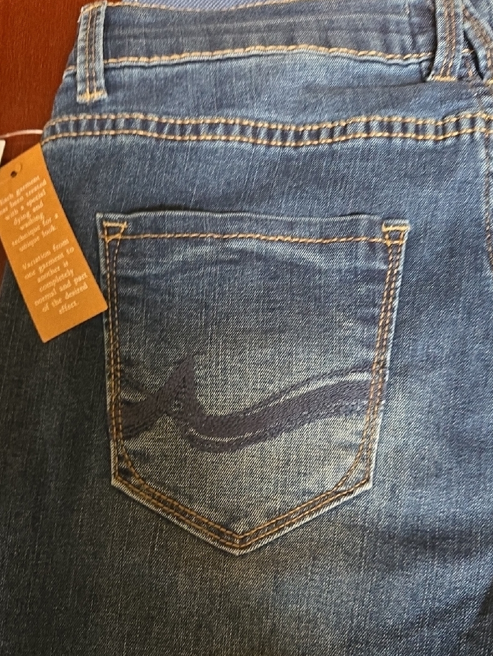 Angel's Forever Young Women's Signature Crop Jeans - Picture 11 of 12